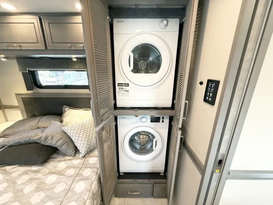 2026 Renegade Explorer 40EBH | Photo 16 of 31