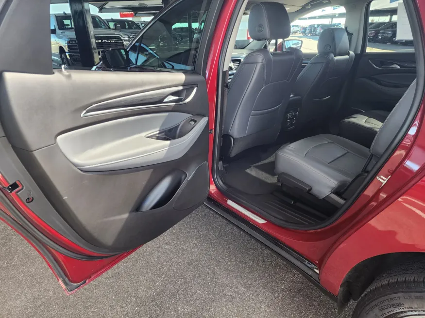 2021 Buick Enclave Premium | Photo 10 of 29