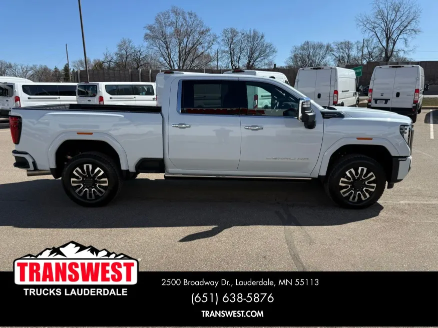 2026 GMC Sierra 3500HD Denali Ultimate | Photo 17 of 22