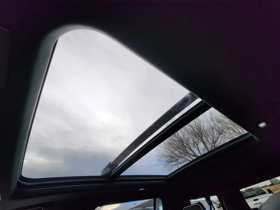 2026 GMC Yukon XL AT4 Ultimate | Photo 18 of 25