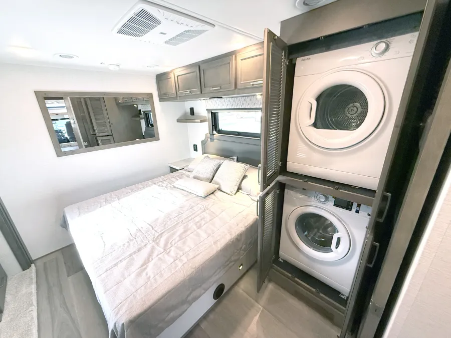 2026 Renegade Verona 40VBH | Photo 17 of 30