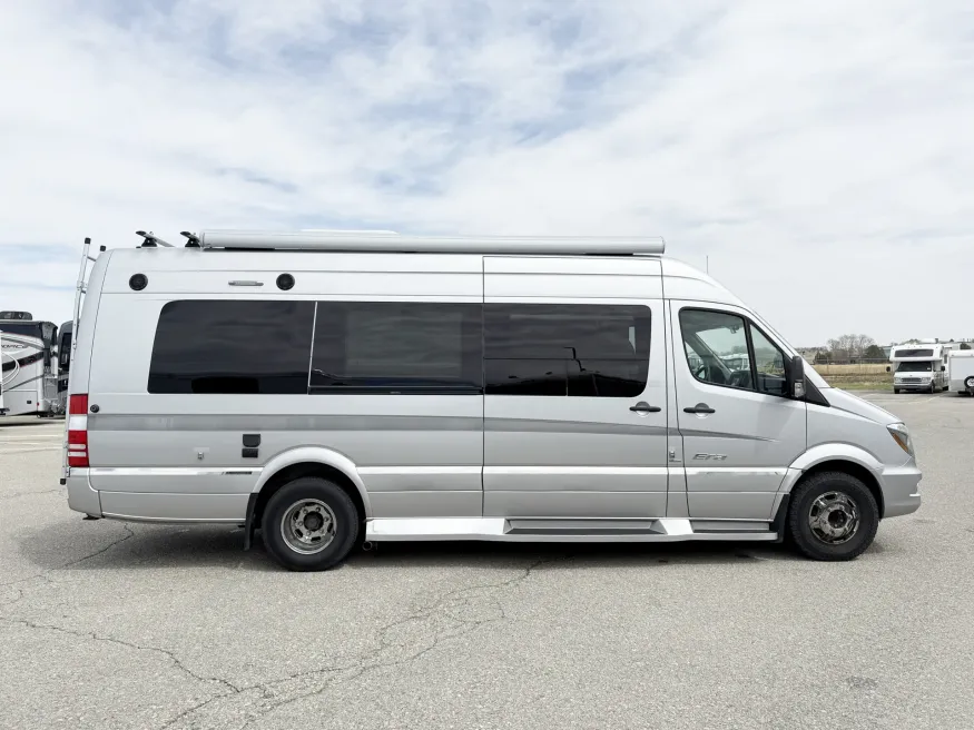 2015 Winnebago Era 70C | Photo 2 of 17