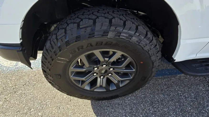 2025 Ford F-150 | Photo 10 of 34