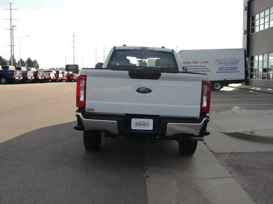 2026 Ford Super Duty F-350 XL | Photo 4 of 32