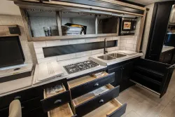 2026 Tiffin Allegro Breeze 33BR | Thumbnail Photo 18 of 21