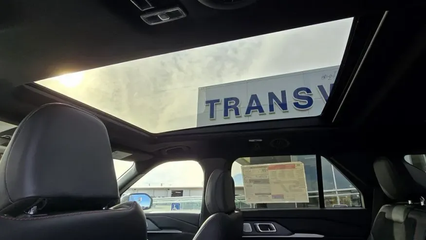 2026 Ford Explorer | Photo 27 of 33