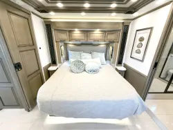 2026 Newmar London Aire 4551 | Thumbnail Photo 16 of 34