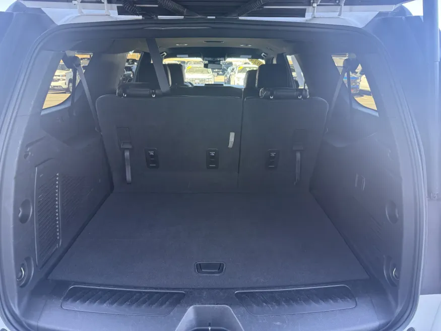 2024 GMC Yukon XL SLT | Photo 7 of 20