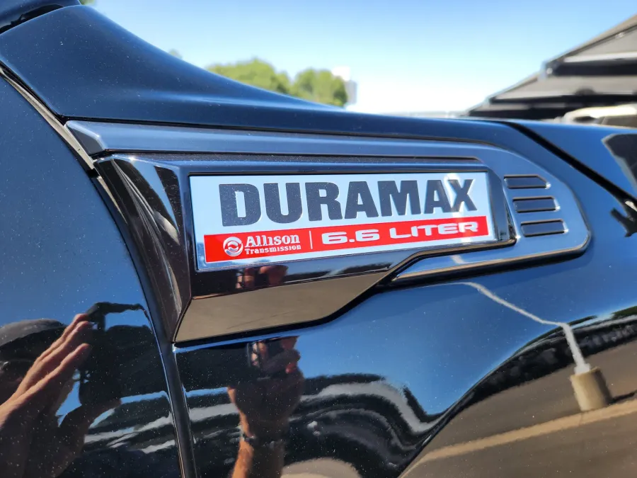 2025 GMC Sierra 2500HD AT4 | Photo 20 of 33