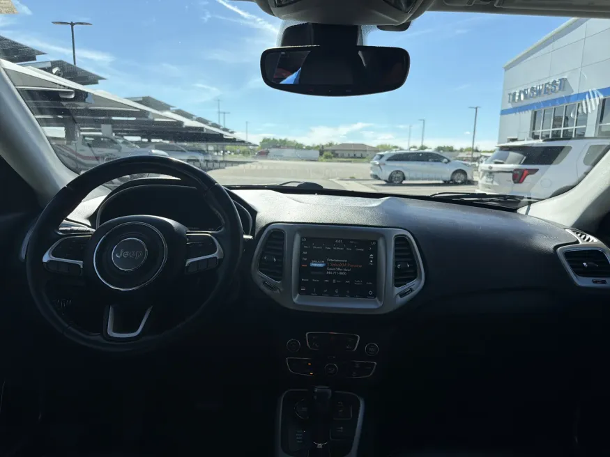 2018 Jeep Compass Latitude | Photo 11 of 19