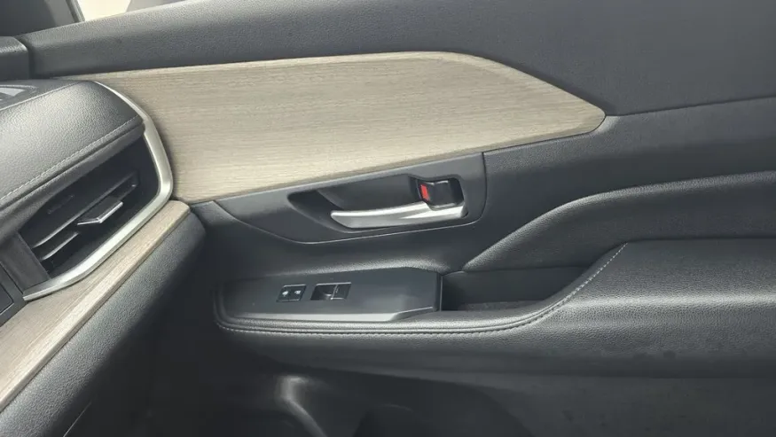 2024 Toyota Grand Highlander | Photo 28 of 33