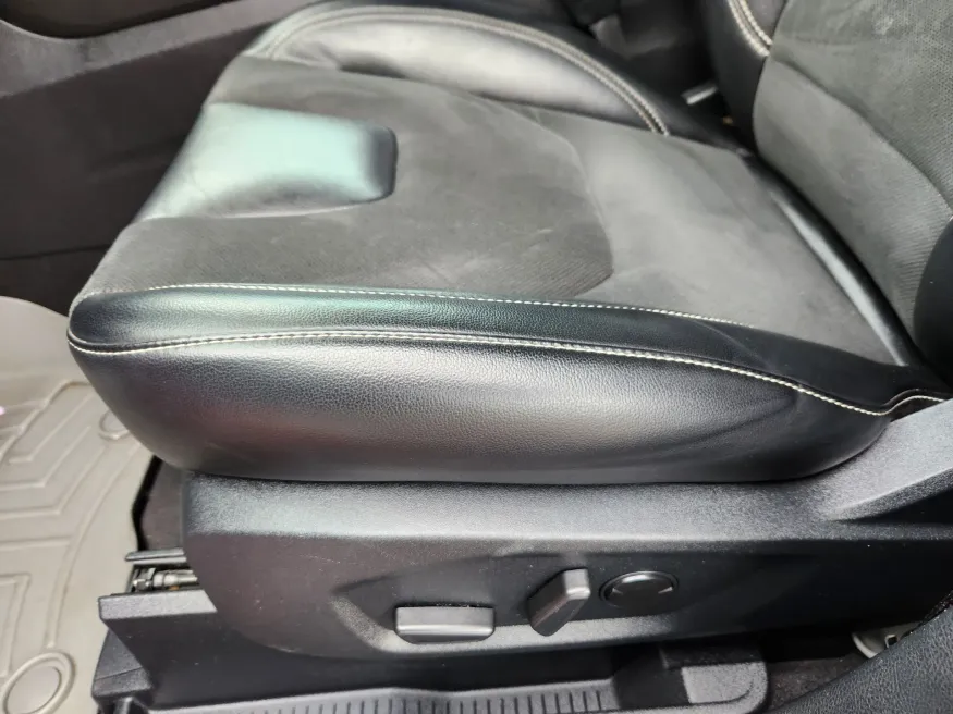 2021 Ford Edge ST | Photo 9 of 27