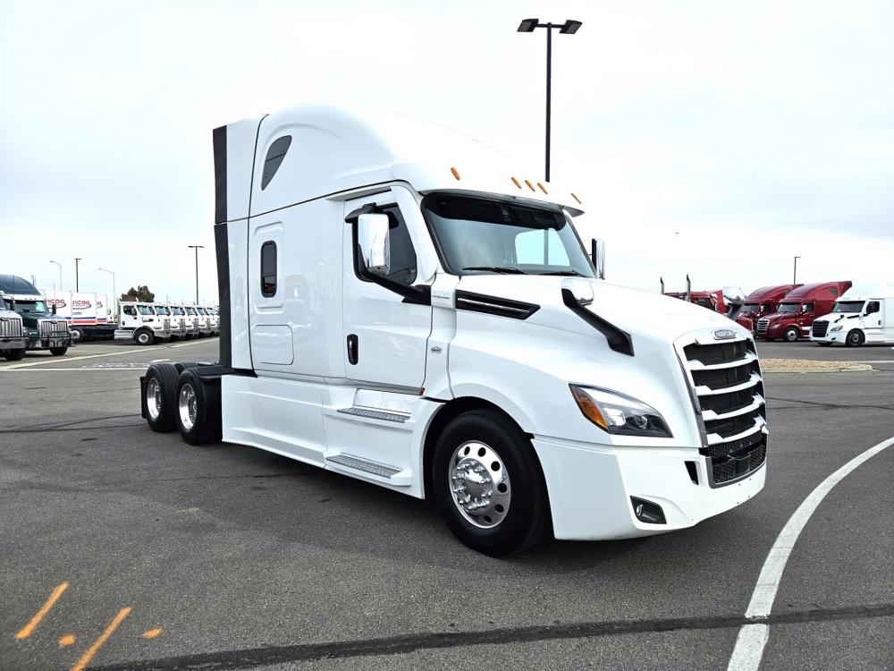 2023 Freightliner Cascadia 126 | Photo 3 of 22