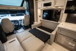 2026 Newmar Supreme Aire 4505 | Thumbnail Photo 14 of 27