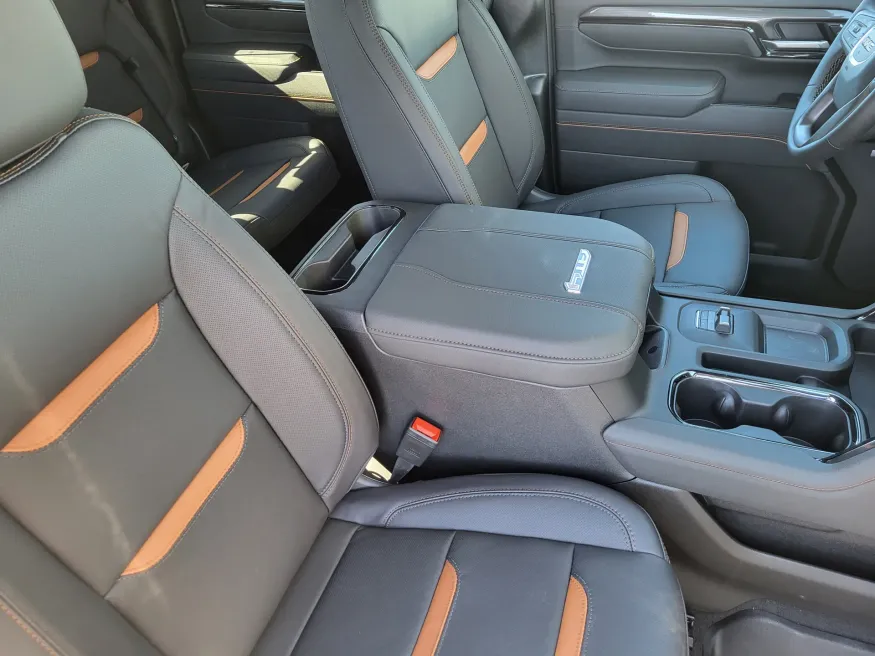 2026 GMC Sierra 2500HD AT4 | Photo 12 of 24
