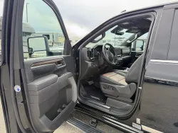 2025 Chevrolet Silverado 3500HD High Country | Thumbnail Photo 3 of 23