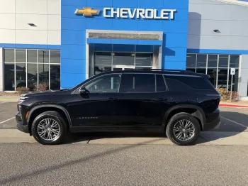 2025 Chevrolet Traverse AWD LT