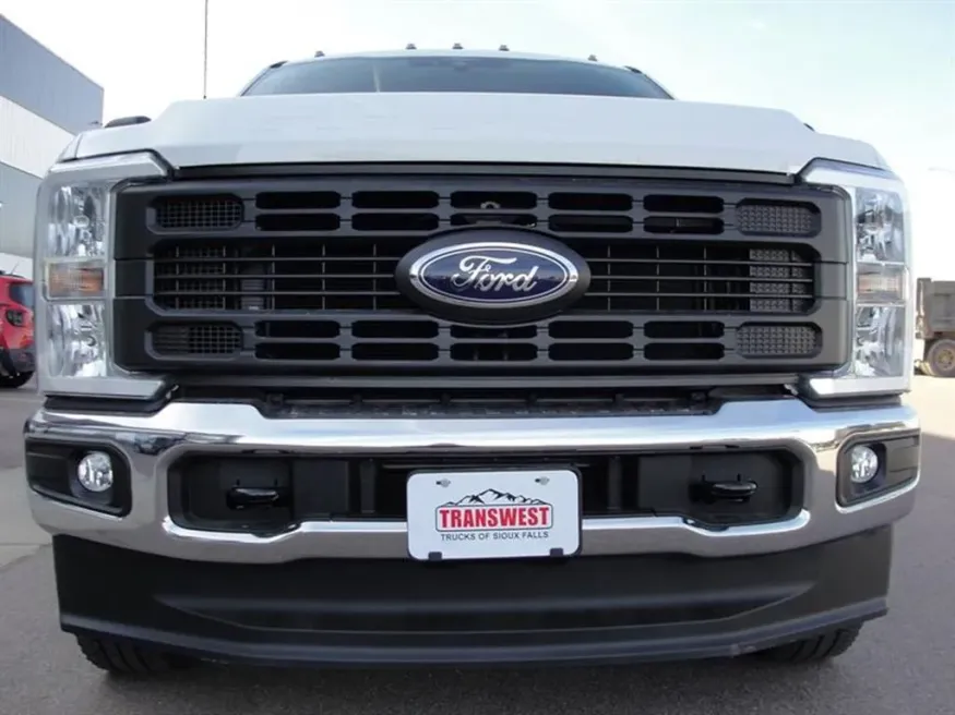 2026 Ford Super Duty F-350 XL | Photo 8 of 18