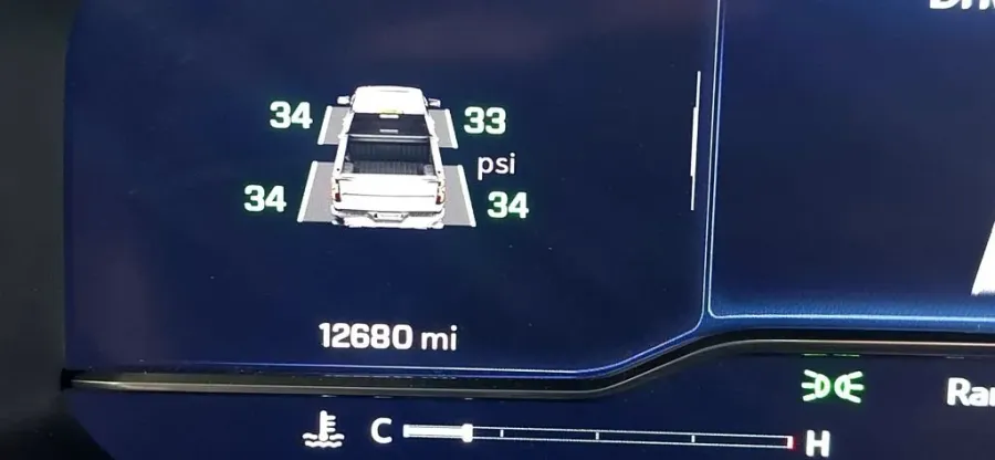 2025 Chevrolet Silverado 1500 | Photo 22 of 35