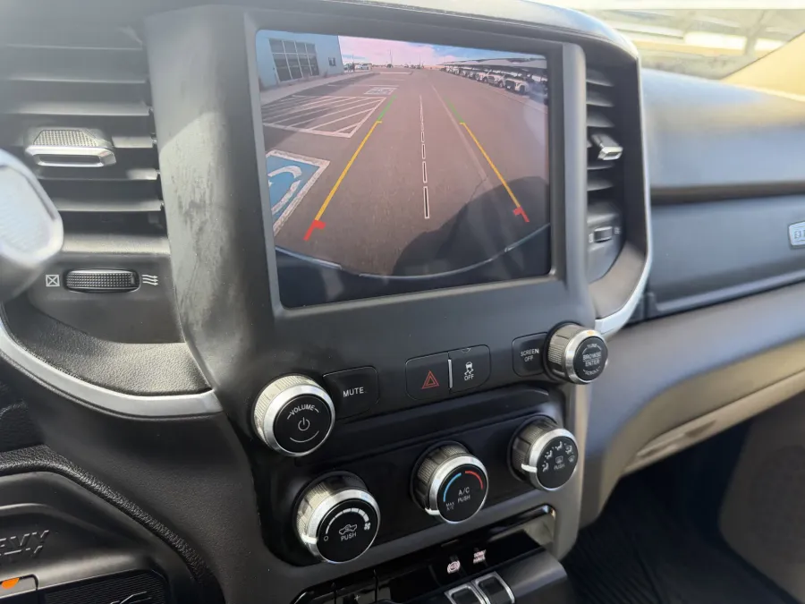 2022 RAM 2500 Big Horn | Photo 15 of 18