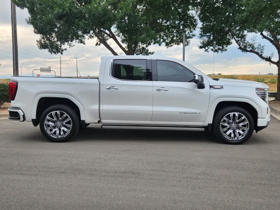 2024 GMC Sierra 1500 Denali | Photo 1 of 28