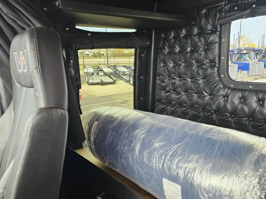 2021 Western Star 4900FA | Photo 28 of 30