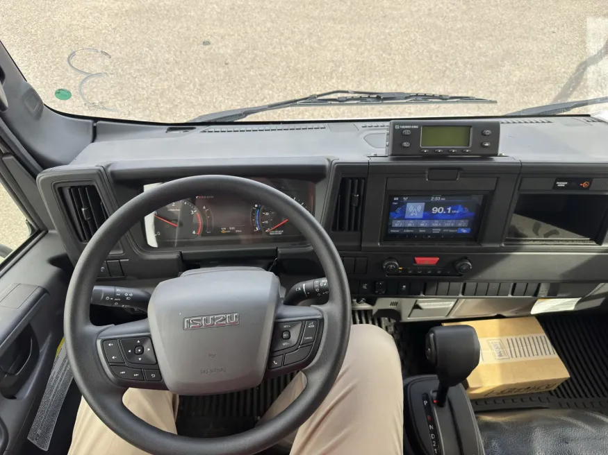 2025 Isuzu NRR | Photo 17 of 17