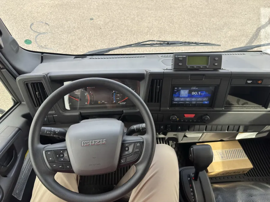 2025 Isuzu NRR | Photo 17 of 17