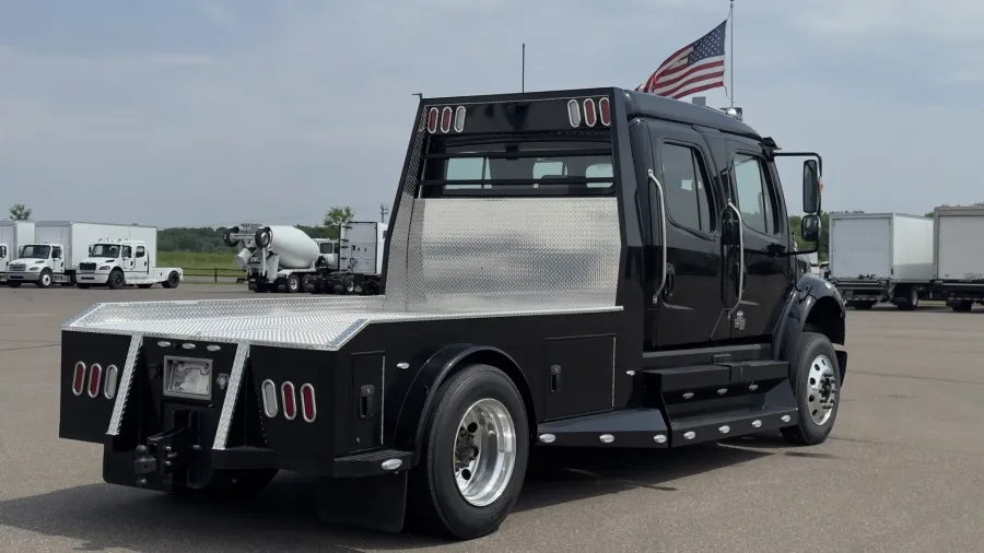 2025 Freightliner M2 106 Summit Hauler | Photo 9 of 19