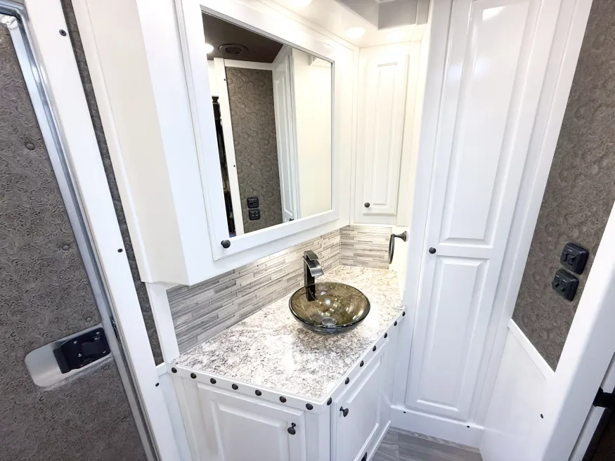 2025 Cimarron Norstar 3HLQ | Photo 13 of 33