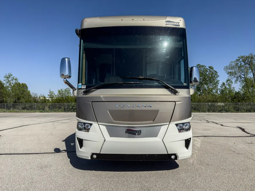 2021 Newmar Ventana 3412 | Photo 4 of 39