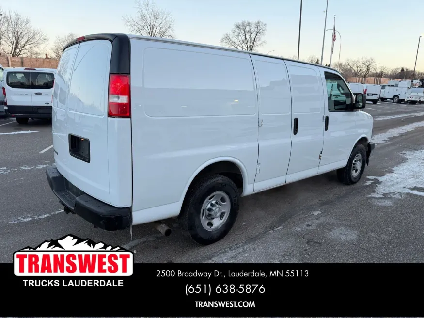 2017 Chevrolet Express 3500 Work Van | Photo 4 of 21