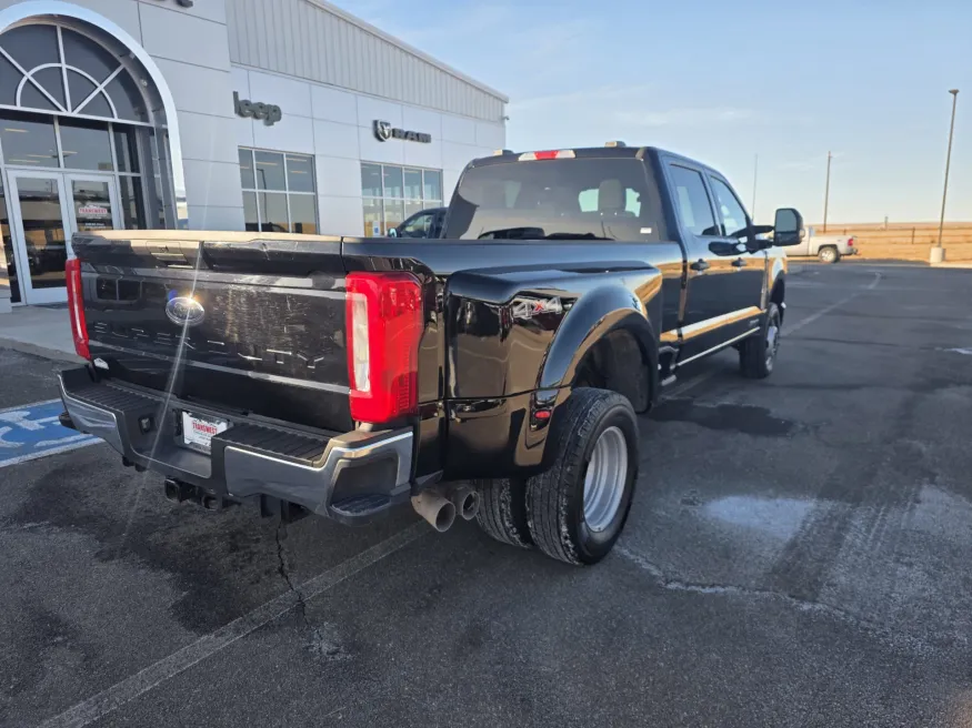 2024 Ford Super Duty F-350 DRW | Photo 5 of 26