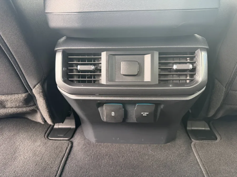 2023 Ford F-150 XL | Photo 9 of 10