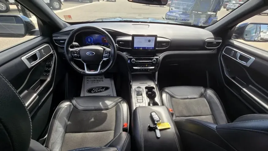 2022 Ford Explorer | Photo 26 of 31