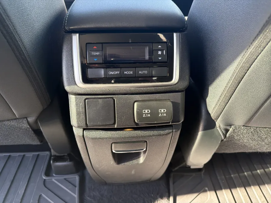 2022 Subaru Ascent Onyx Edition | Photo 12 of 25