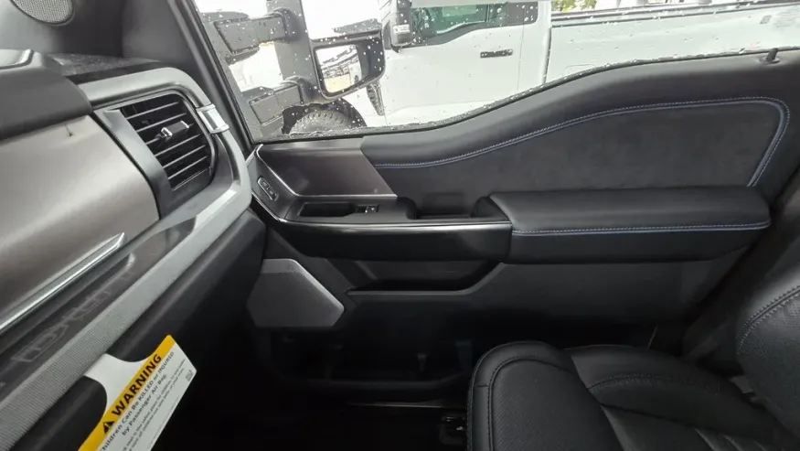 2026 Ford Super Duty F-350 | Photo 34 of 37