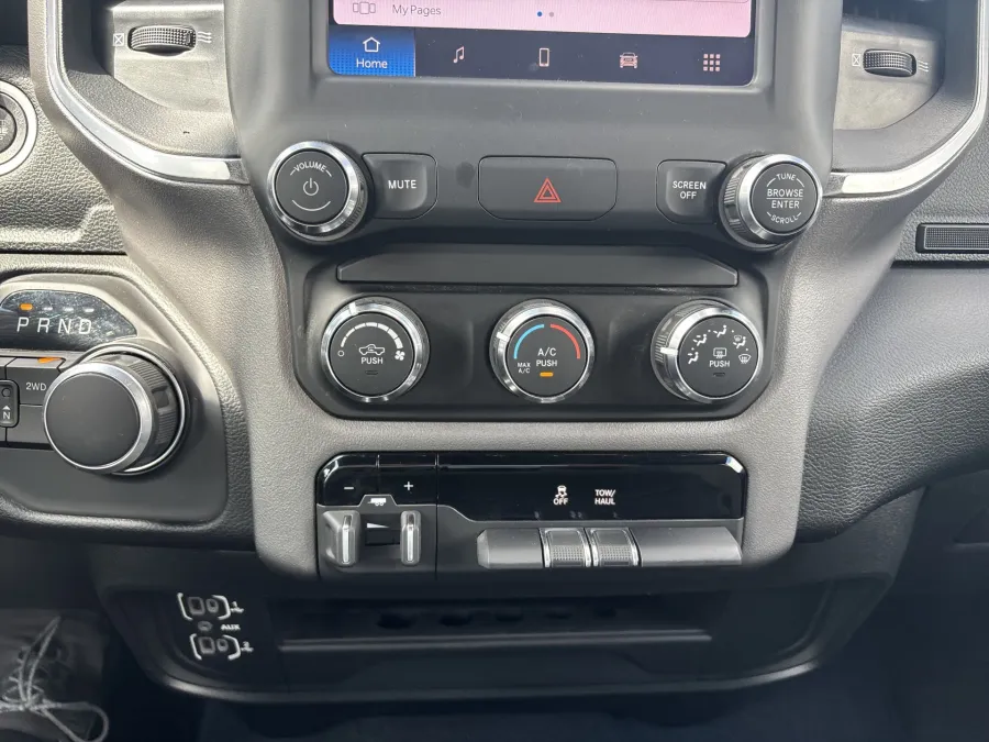 2024 RAM 2500 Big Horn | Photo 15 of 18