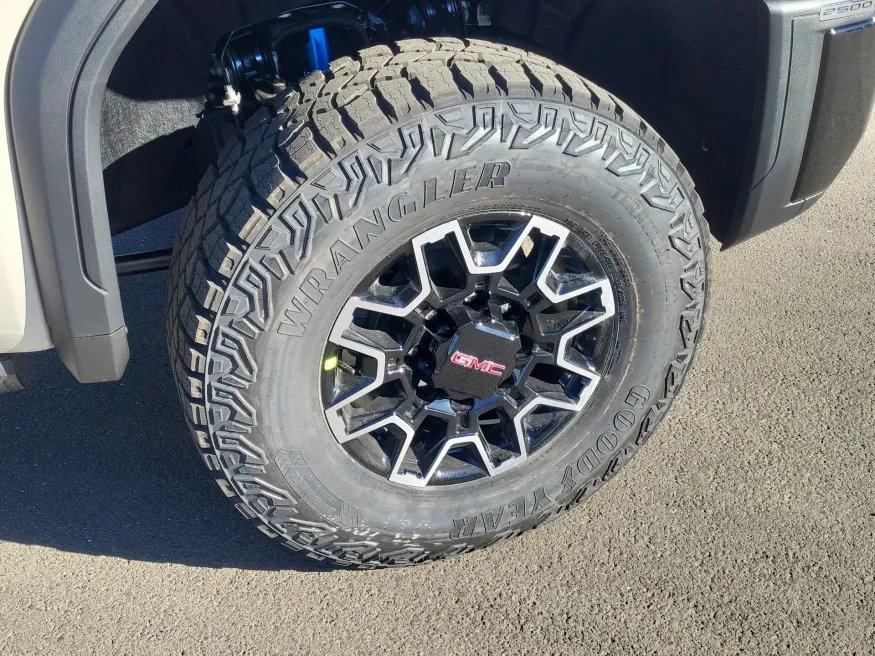 2026 GMC Sierra 2500HD AT4X | Photo 6 of 23