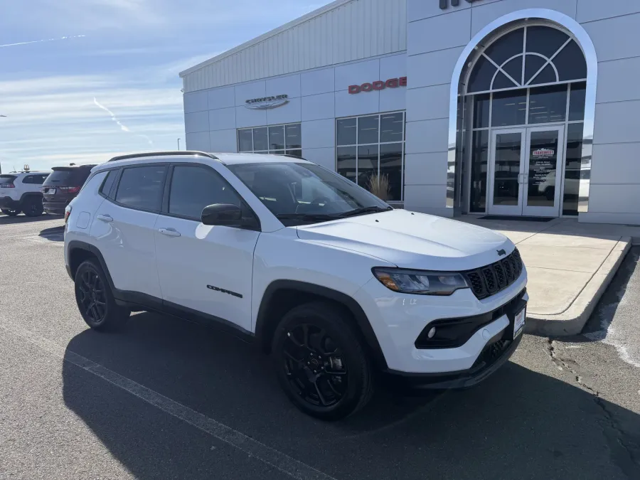 2026 Jeep Compass Latitude | Photo 1 of 18
