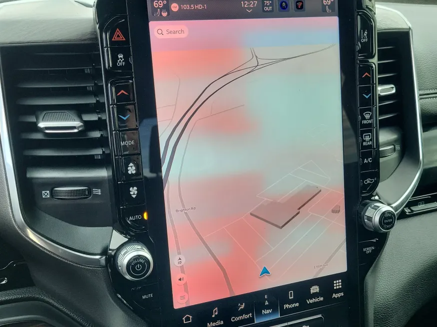 2025 RAM 1500 Laramie | Photo 16 of 26