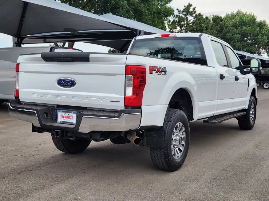 2019 Ford Super Duty F-350 SRW | Photo 2 of 30