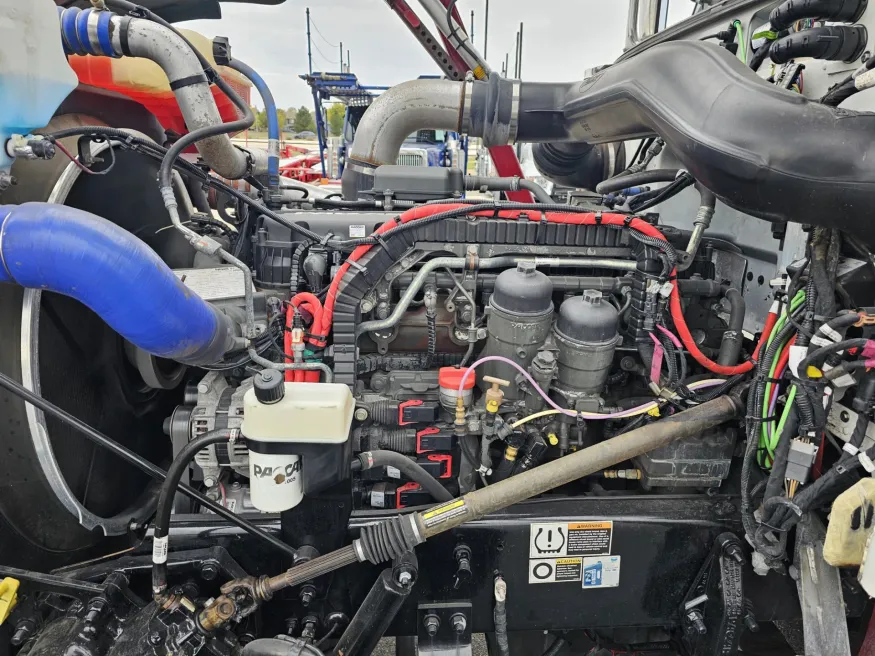 2023 Peterbilt 389 | Photo 14 of 21