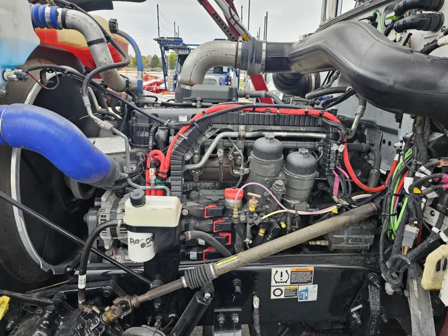 2023 Peterbilt 389 | Photo 14 of 21