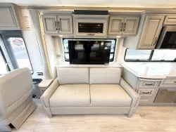 2025 Newmar Dutch Star 4369 | Thumbnail Photo 9 of 33