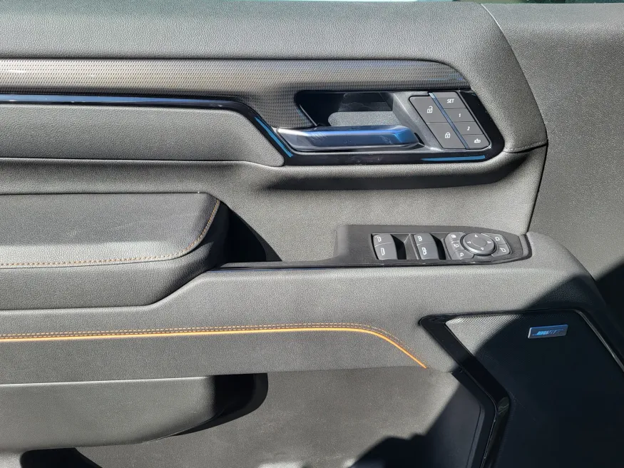 2026 GMC Sierra 2500HD AT4 | Photo 17 of 24
