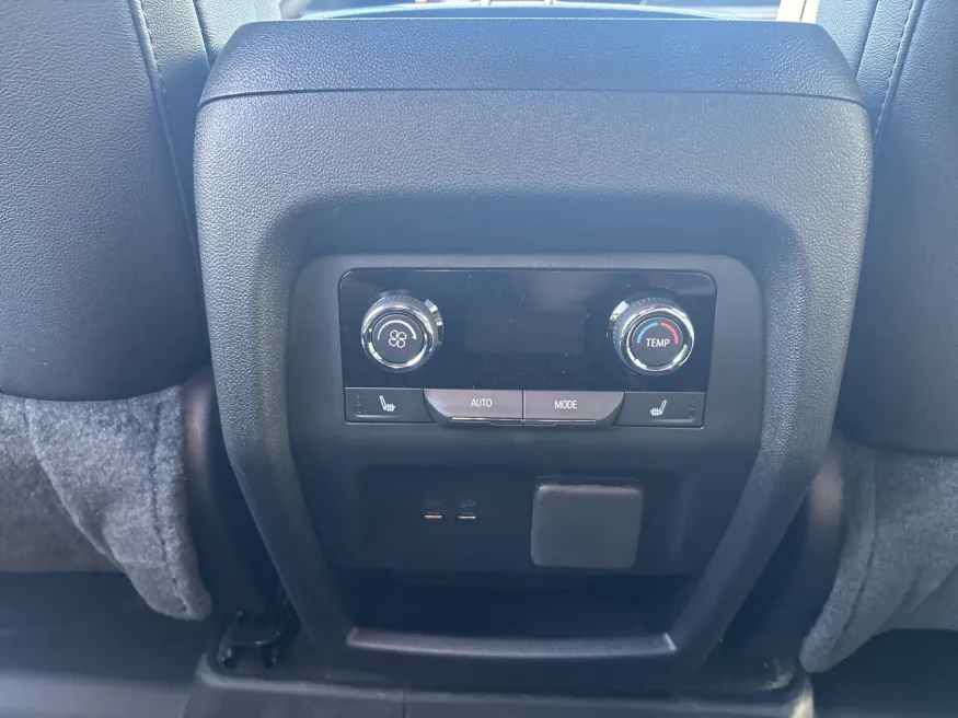 2026 Chevrolet Traverse AWD High Country | Photo 13 of 24