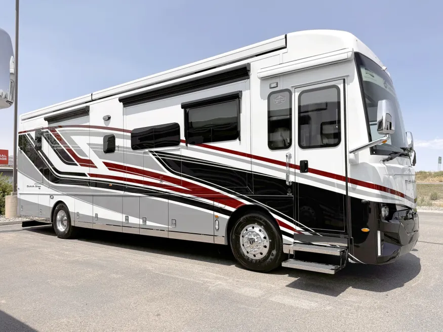 2026 Newmar Dutch Star 3836 | Photo 1 of 29