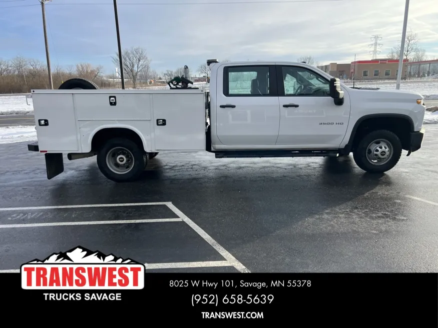 2023 Chevrolet 3500 | Photo 13 of 17