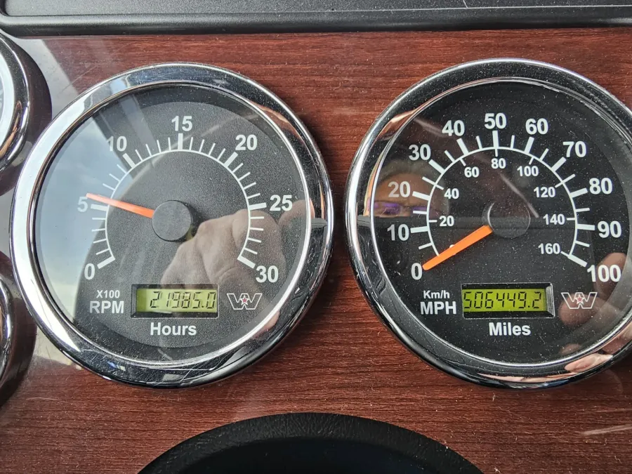 2020 Western Star 4900FA | Photo 13 of 28